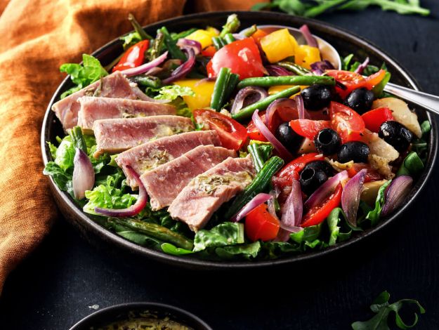Salade niçoise mit Thunfisch & Paprika